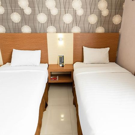 Neo Cempaka Hill Hotel Jembel Extérieur photo