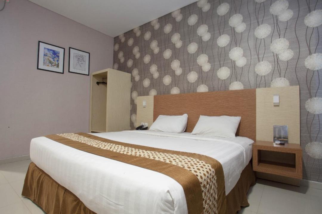 Neo Cempaka Hill Hotel Jembel Extérieur photo