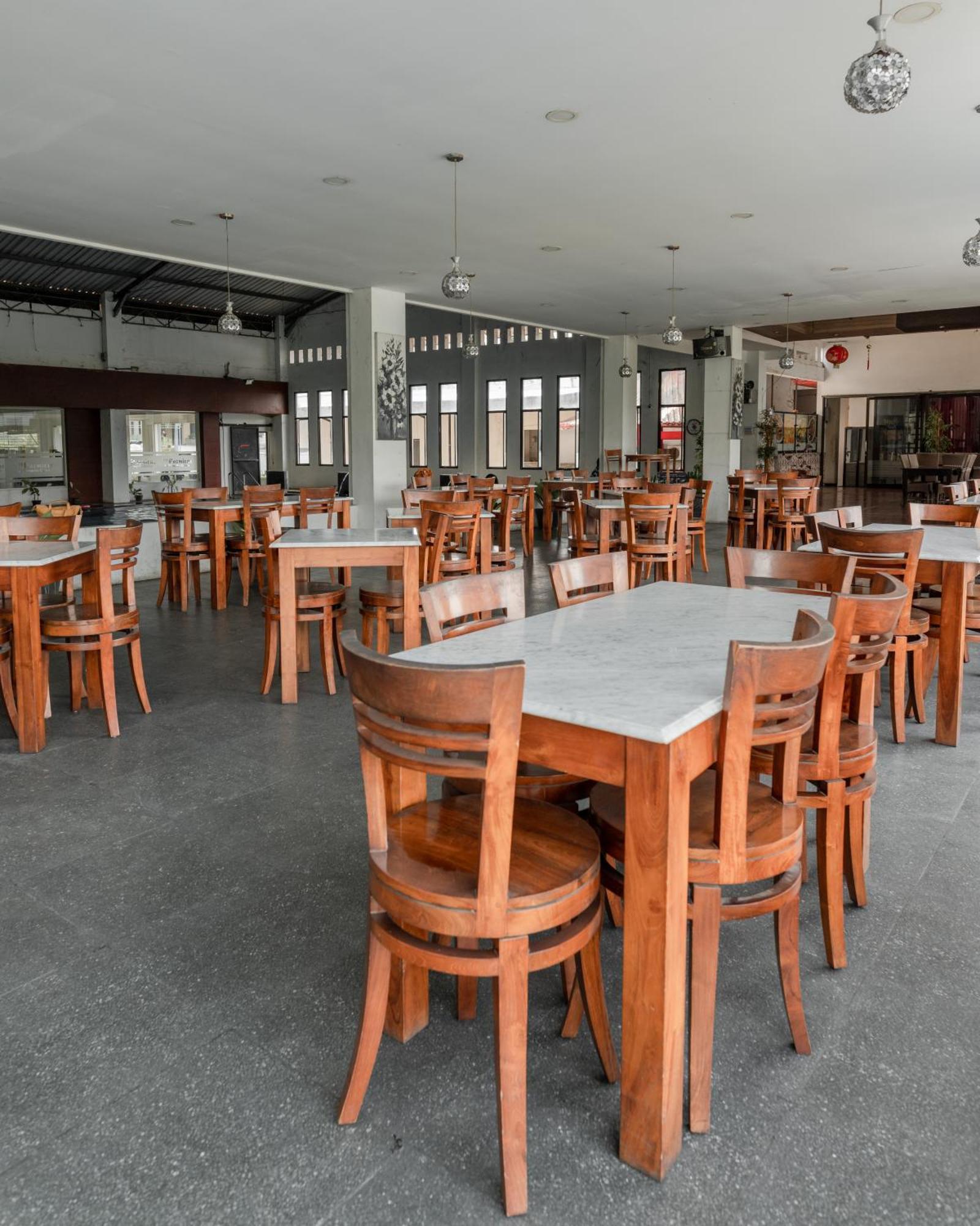 Neo Cempaka Hill Hotel Jembel Extérieur photo